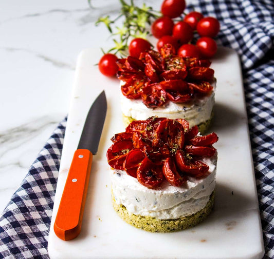 Cheesecake Salata al Formaggio di Capra e Erbe Senza Cottura