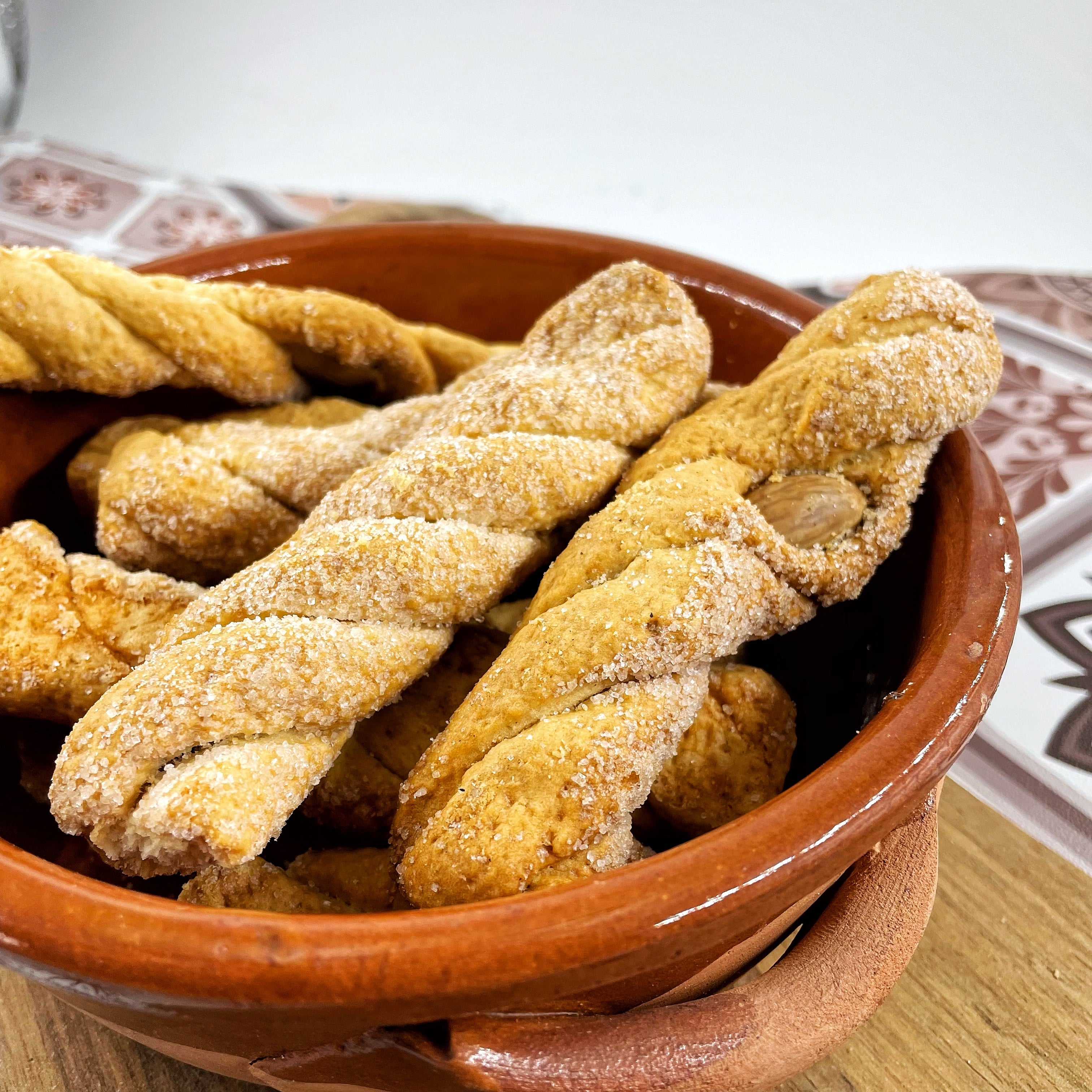 Treccine Dolci con Mandorle Fatte a Mano 250gr