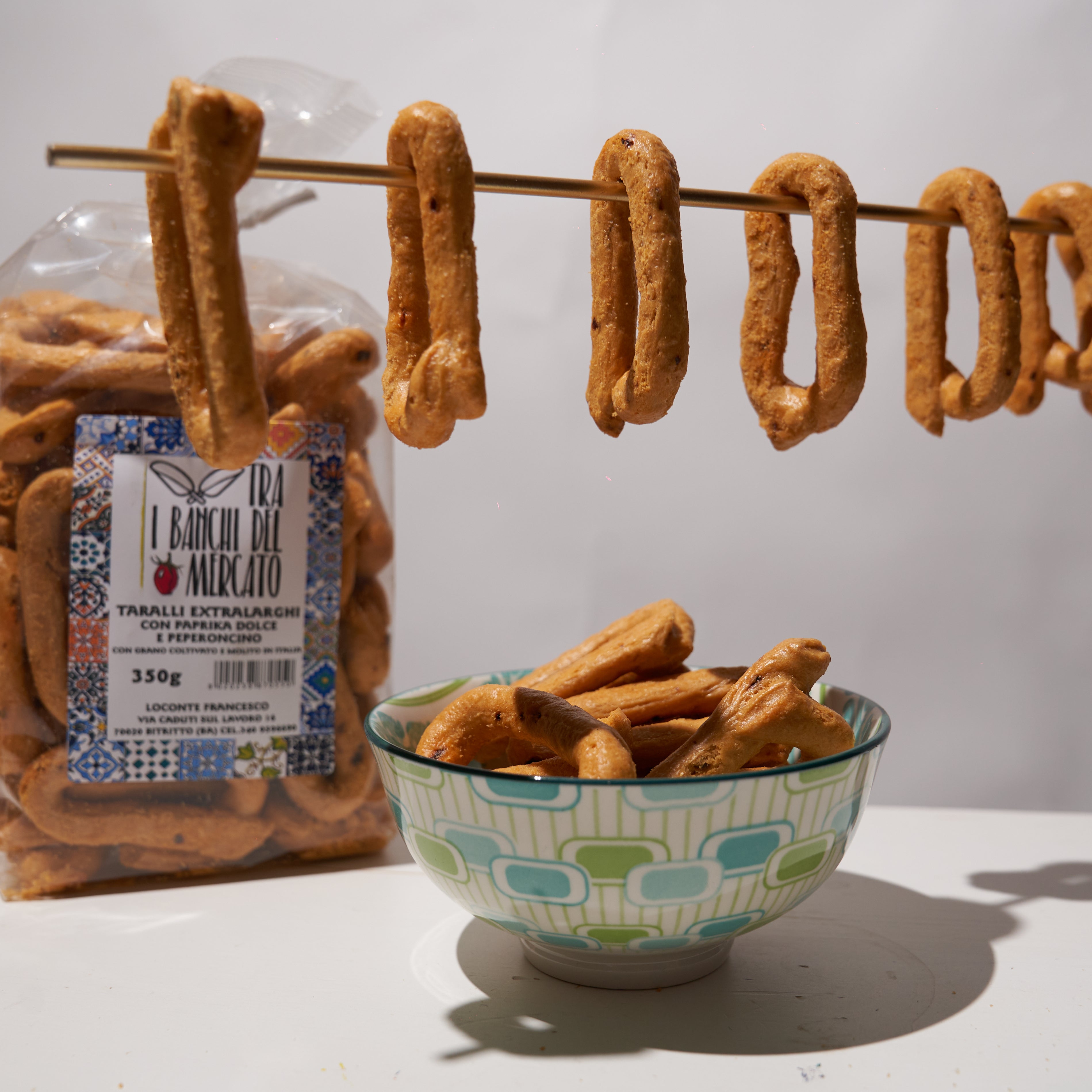 Taralli con Paprika dolce e Peperoncino con Farine Italiane senza lievito 350gr